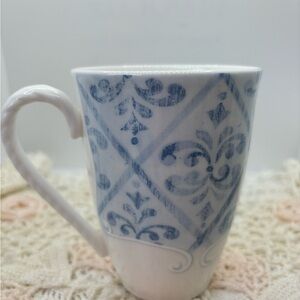 Lenox Swedish Trellis mug.